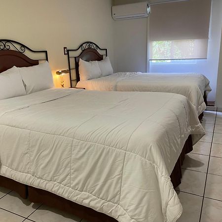 Hotel Gardenia Inn San Salvador Buitenkant foto