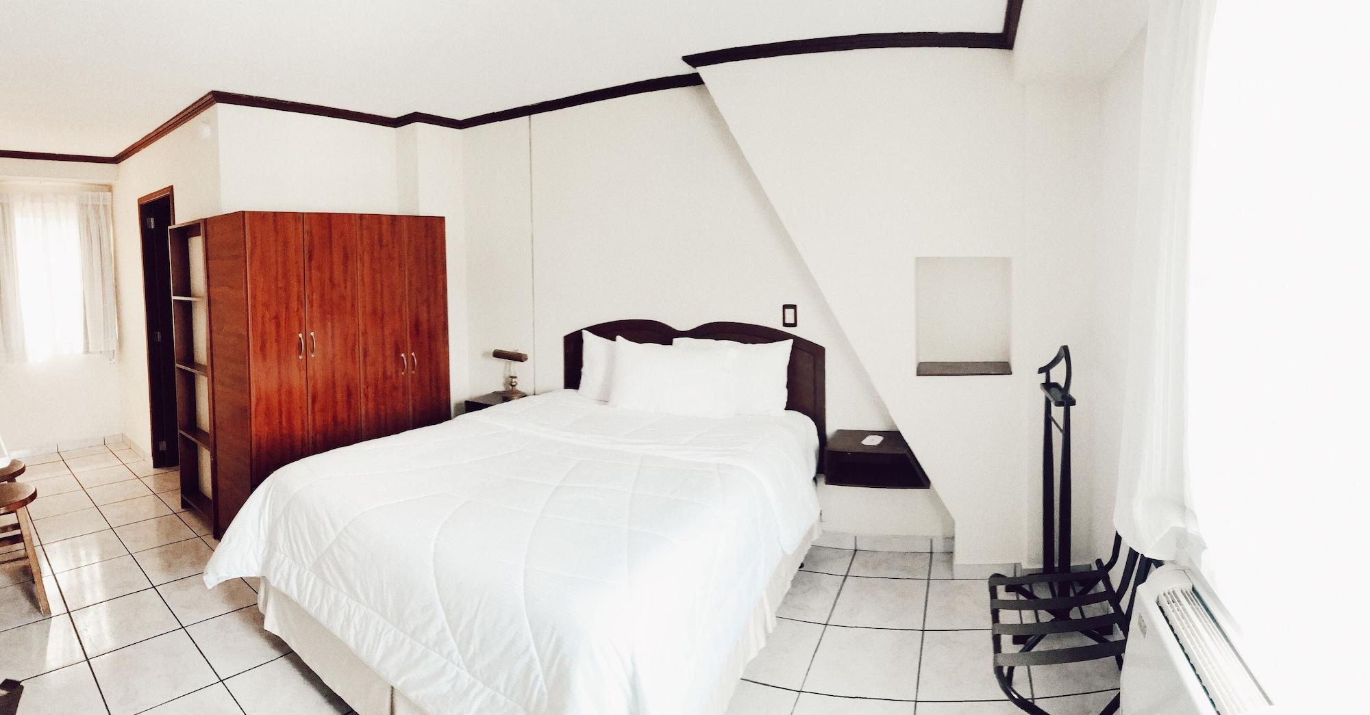Hotel Gardenia Inn San Salvador Buitenkant foto
