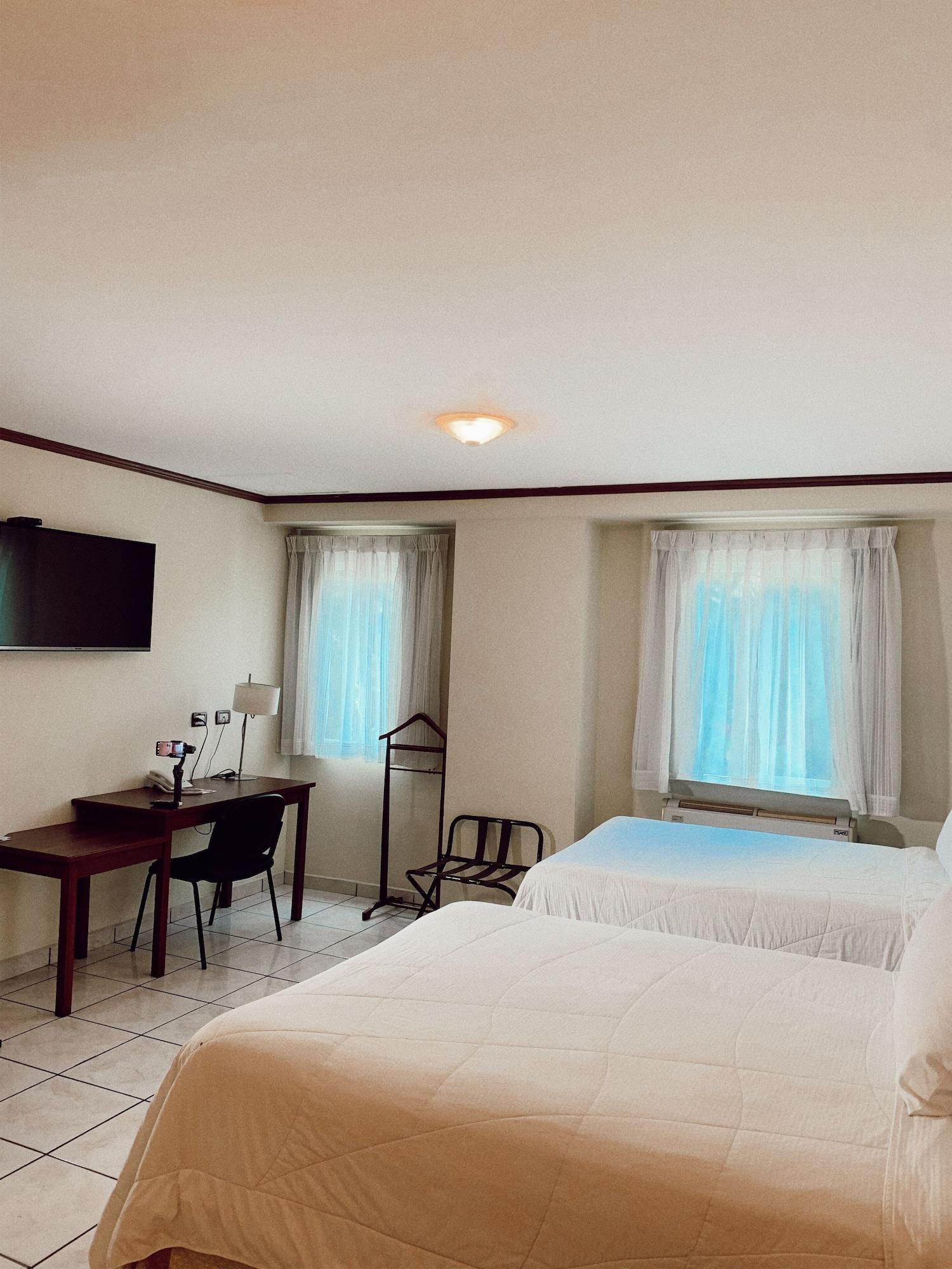 Hotel Gardenia Inn San Salvador Buitenkant foto