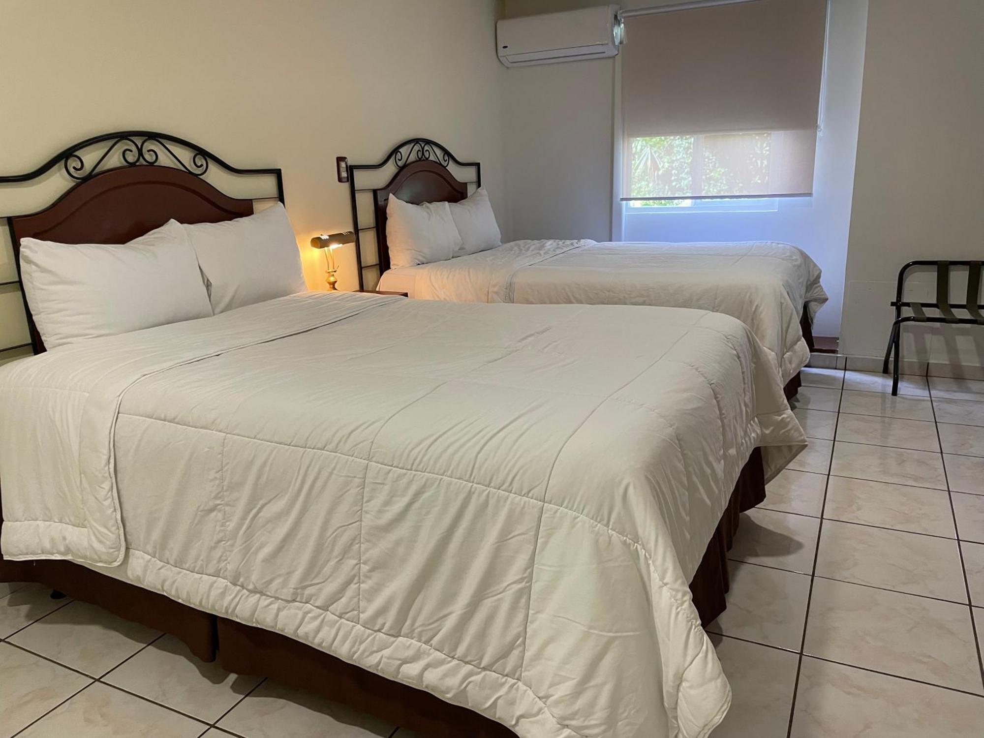 Hotel Gardenia Inn San Salvador Buitenkant foto