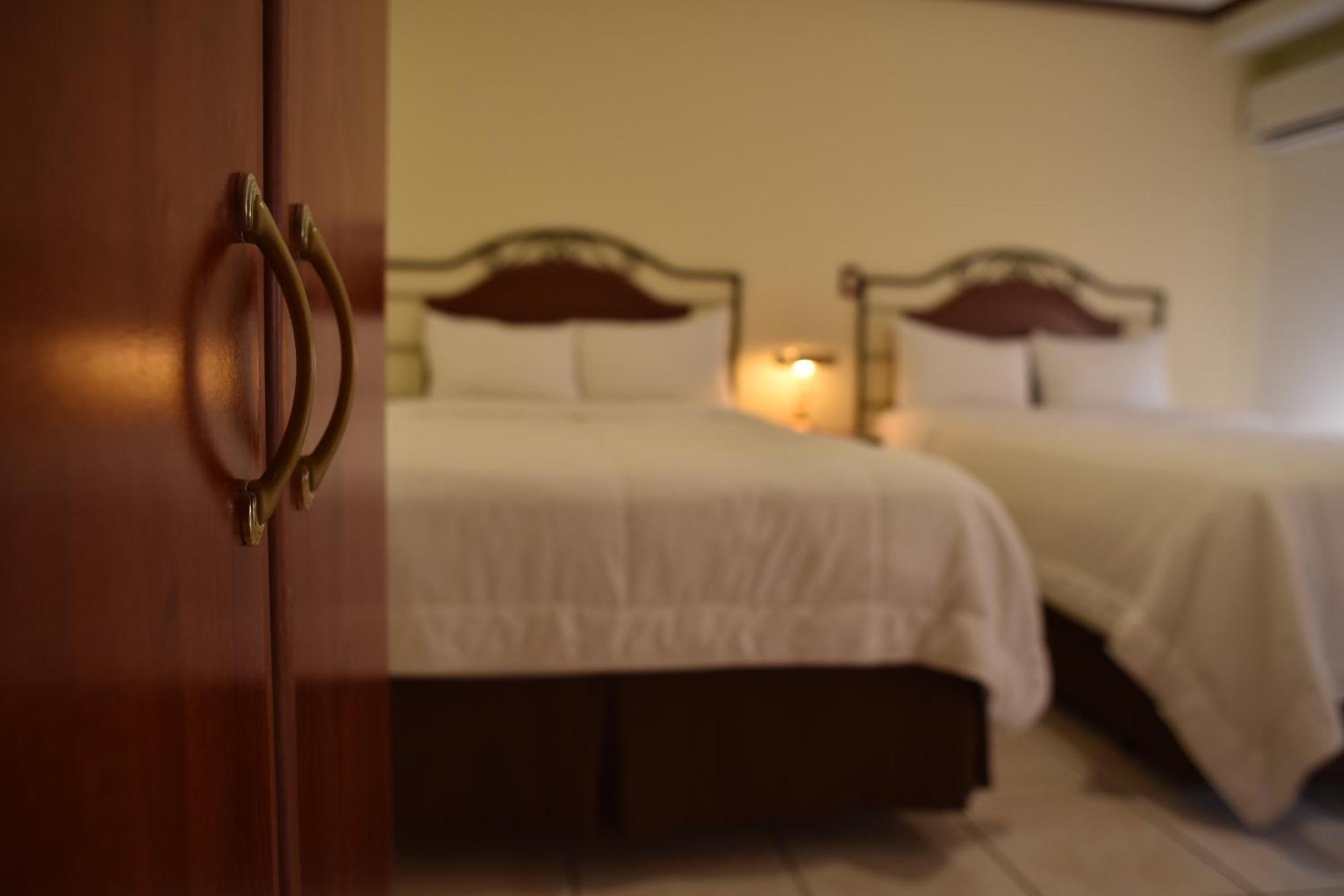 Hotel Gardenia Inn San Salvador Buitenkant foto