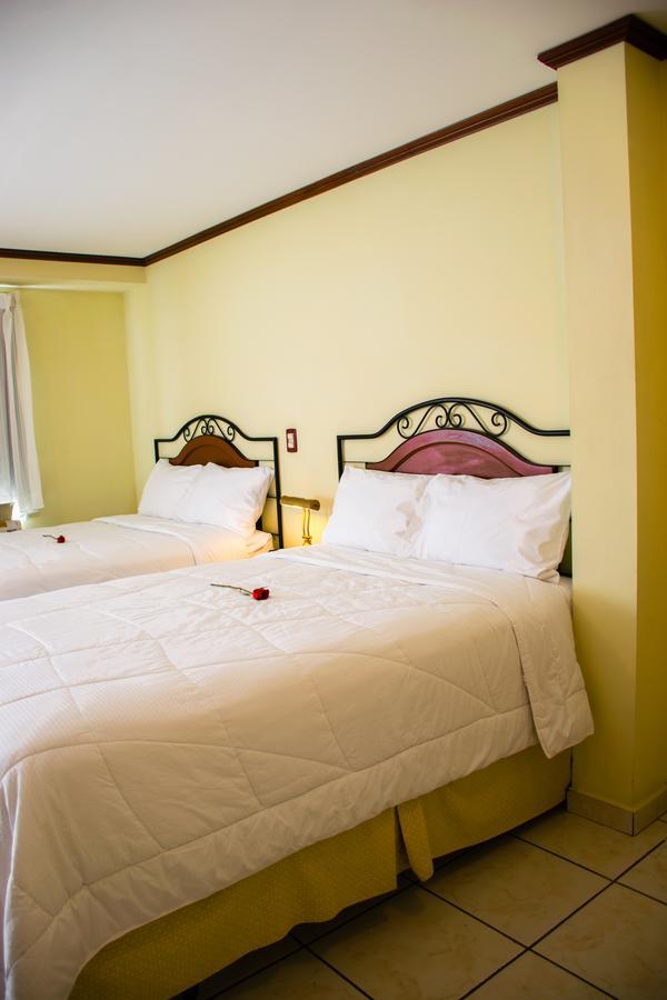 Hotel Gardenia Inn San Salvador Buitenkant foto