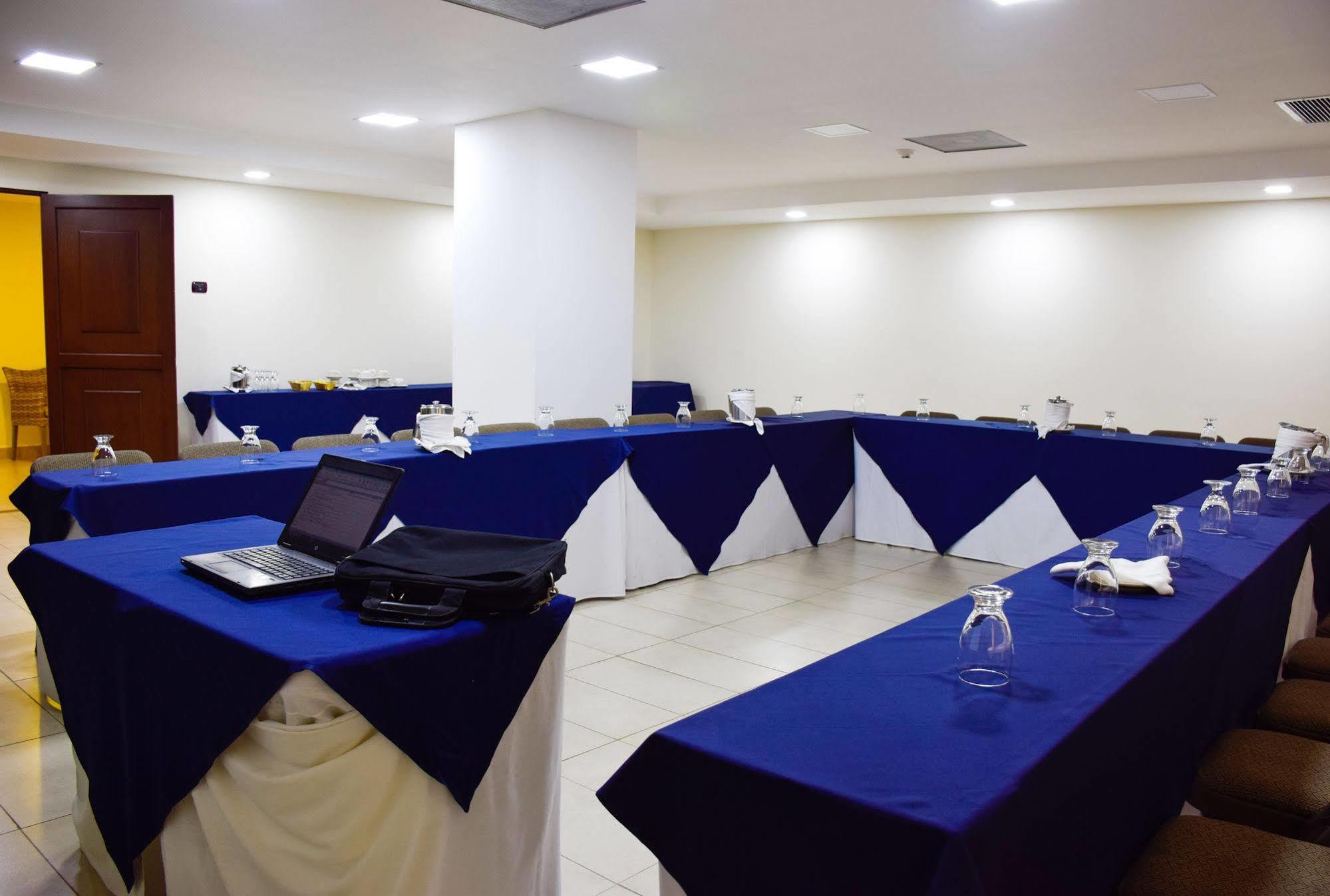 Hotel Gardenia Inn San Salvador Buitenkant foto