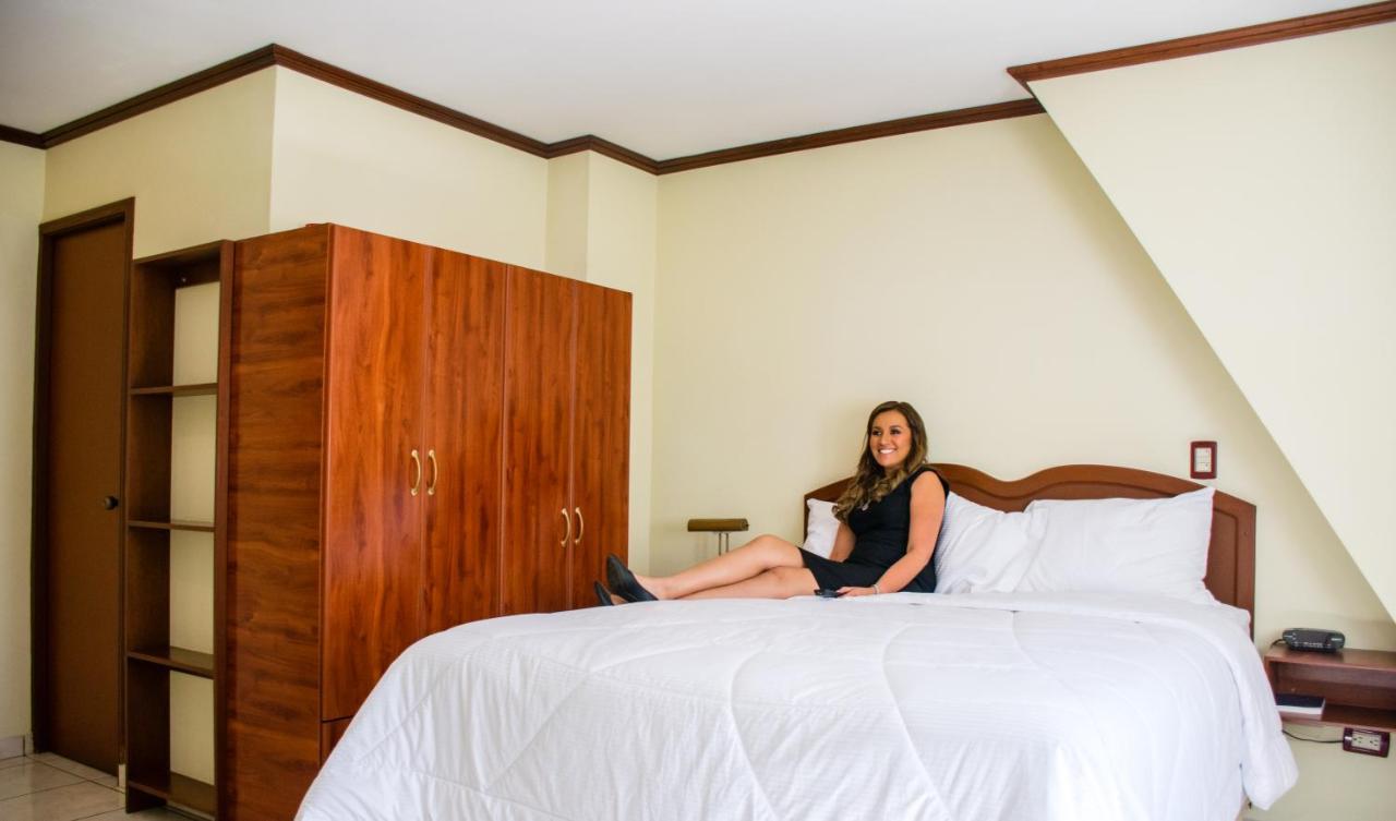 Hotel Gardenia Inn San Salvador Buitenkant foto