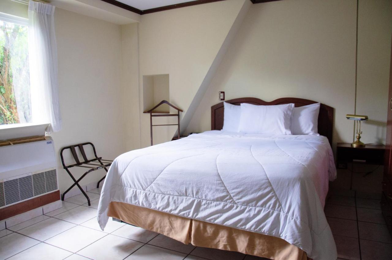 Hotel Gardenia Inn San Salvador Buitenkant foto