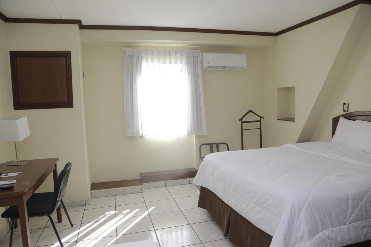Hotel Gardenia Inn San Salvador Buitenkant foto