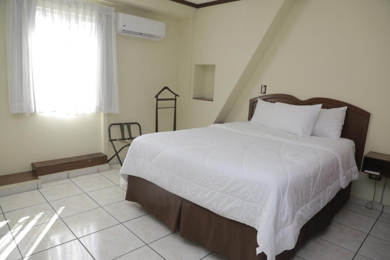 Hotel Gardenia Inn San Salvador Buitenkant foto